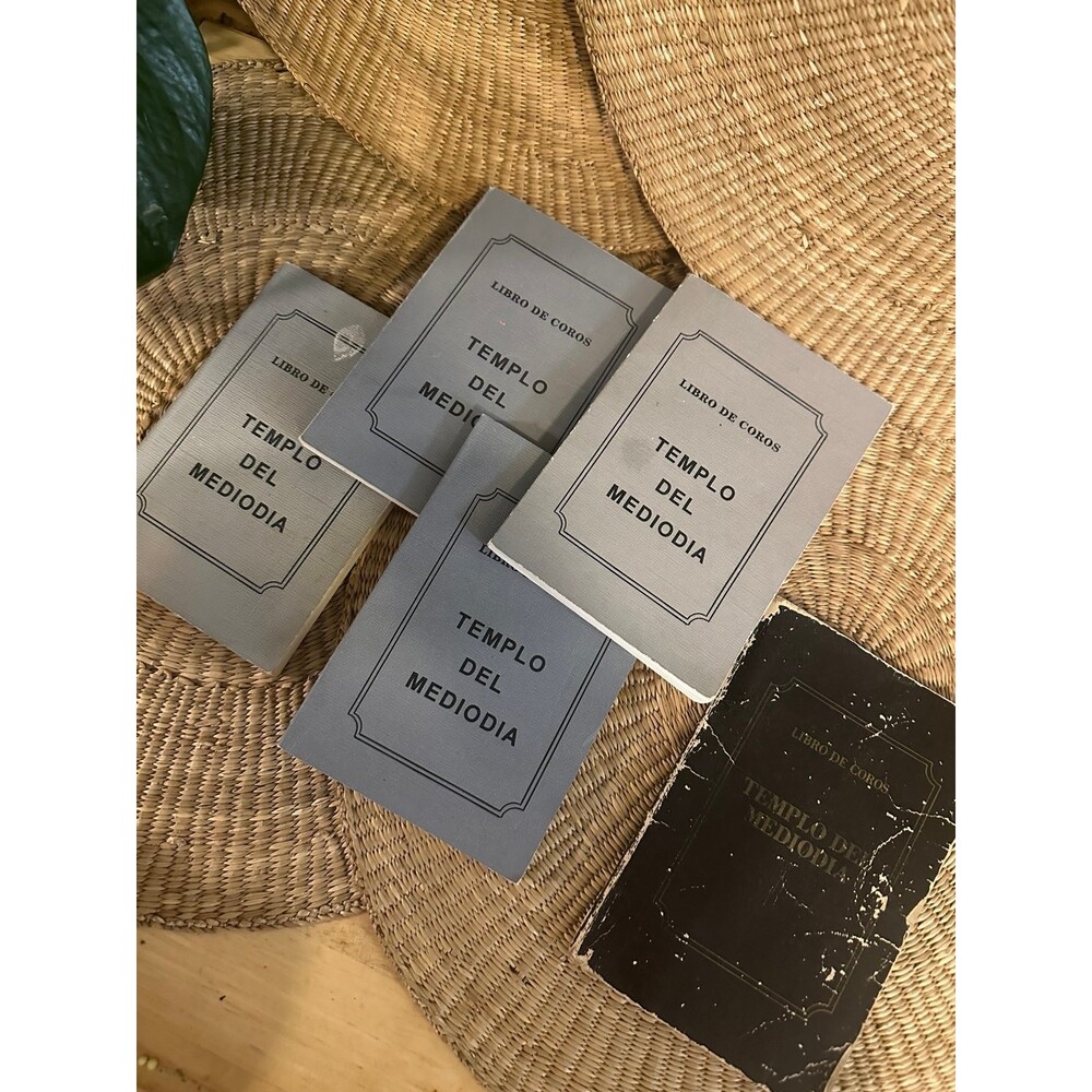 Templo del Mediodia Libro de Coros vintage books